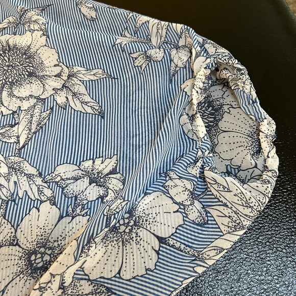 Cabi Sirena Floral Striped Dolman Blouse Top Sheer Blue White Womens Medium - Picture 6 of 11